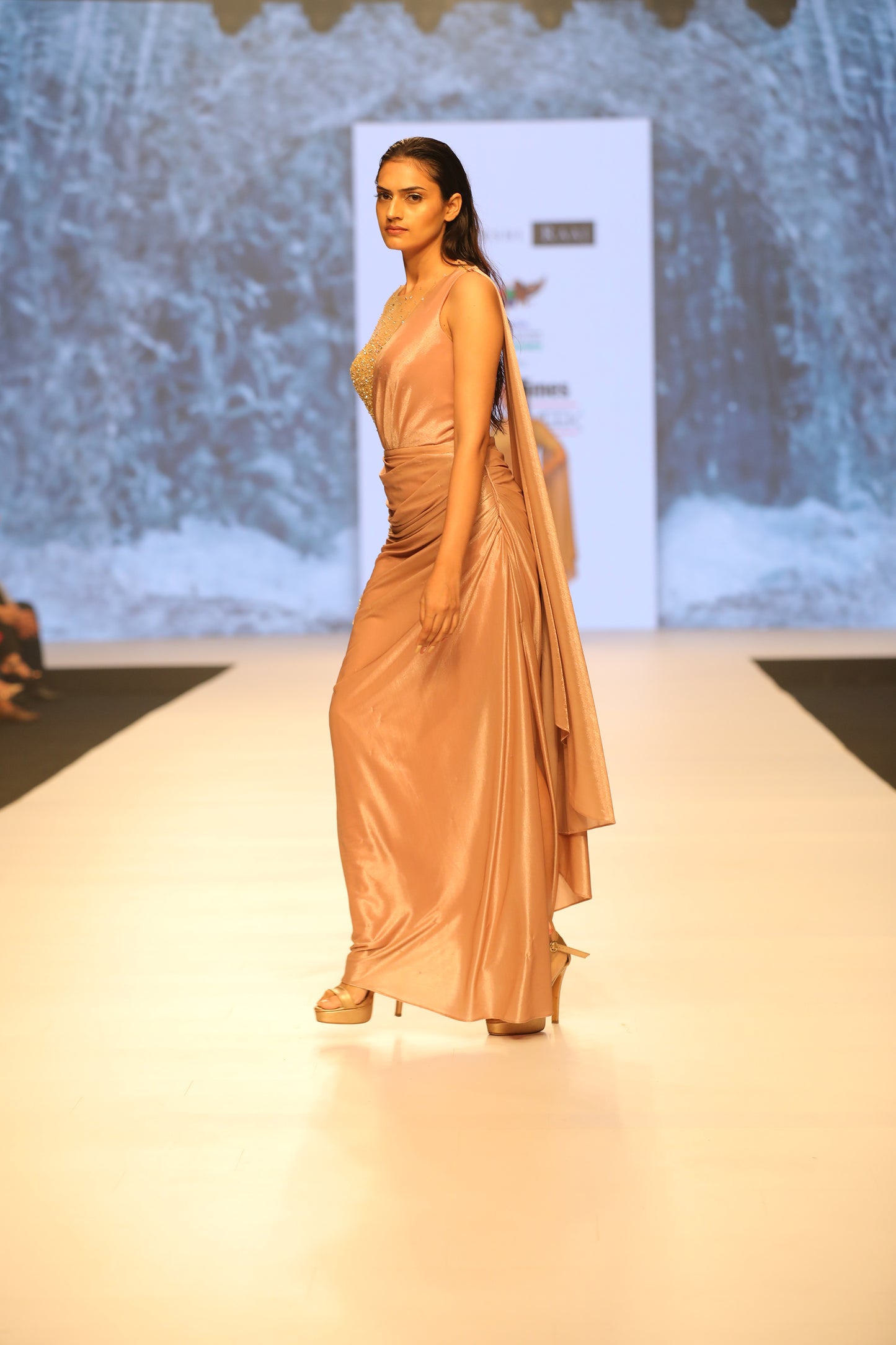 Glove full sleeves saree gown